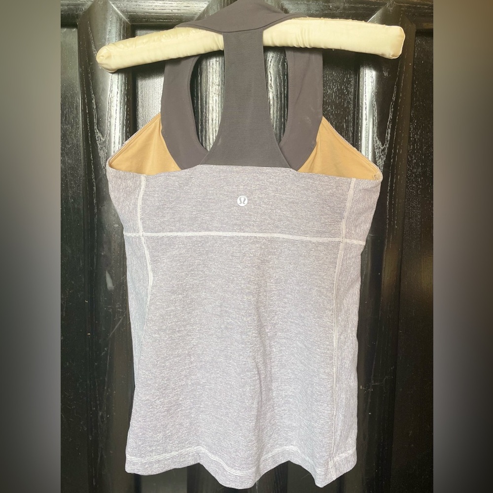 Lululemon Razorback Tank Top, size 8 - Picture 2 of 4